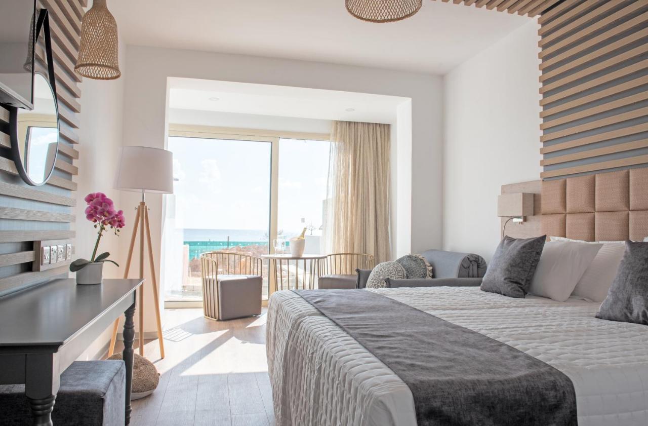 Piere Anne Beach Hotel 아이아 나파 외부 사진