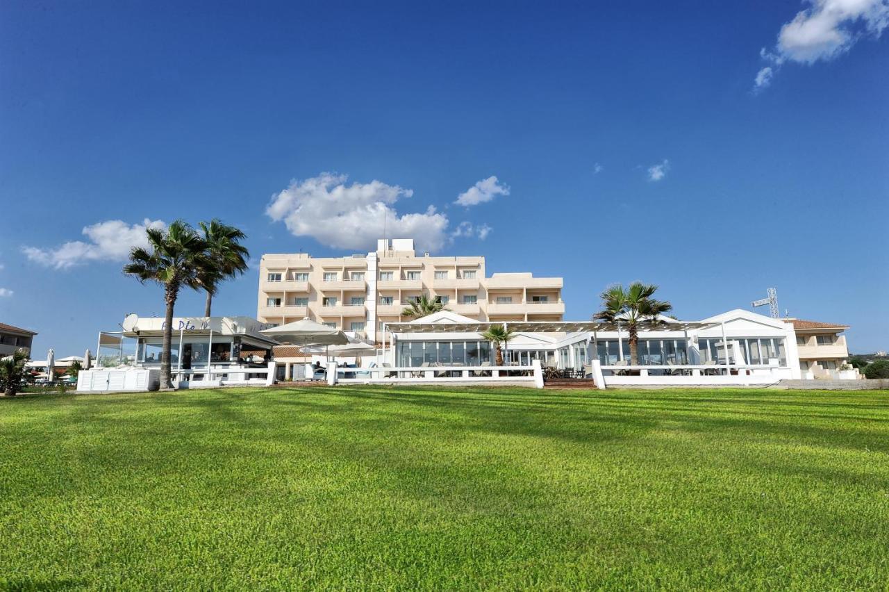 Piere Anne Beach Hotel 아이아 나파 외부 사진
