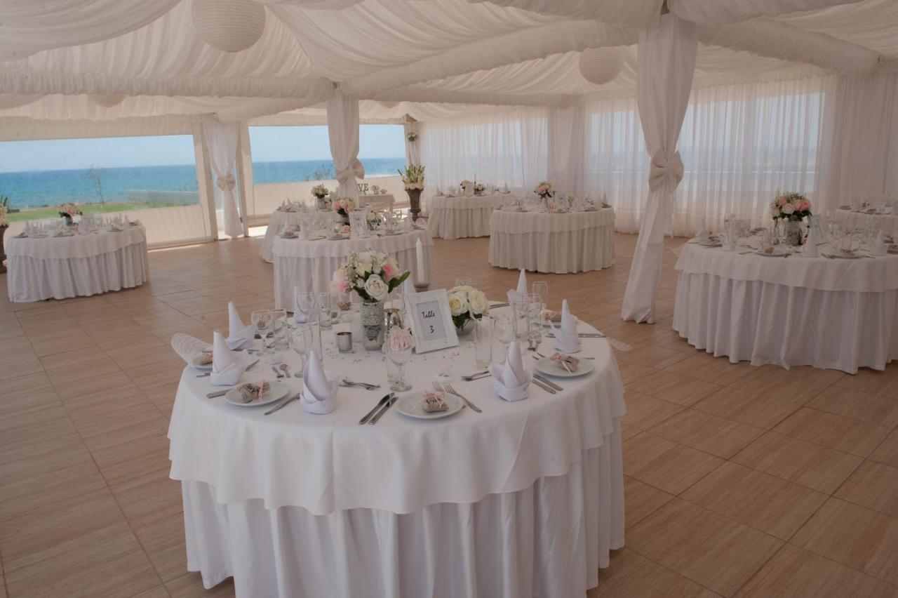 Piere Anne Beach Hotel 아이아 나파 외부 사진
