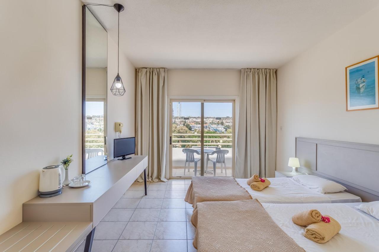Piere Anne Beach Hotel 아이아 나파 외부 사진