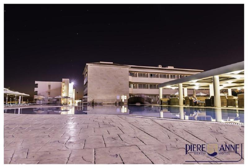 Piere Anne Beach Hotel 아이아 나파 외부 사진