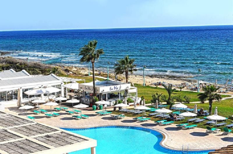 Piere Anne Beach Hotel 아이아 나파 외부 사진