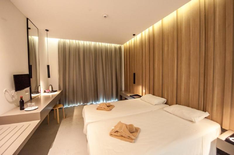 Piere Anne Beach Hotel 아이아 나파 외부 사진