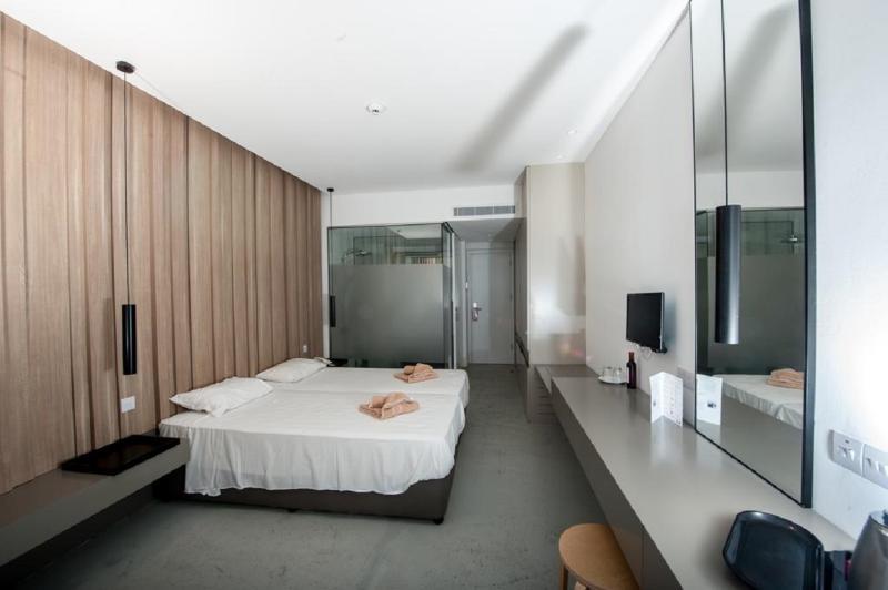 Piere Anne Beach Hotel 아이아 나파 외부 사진